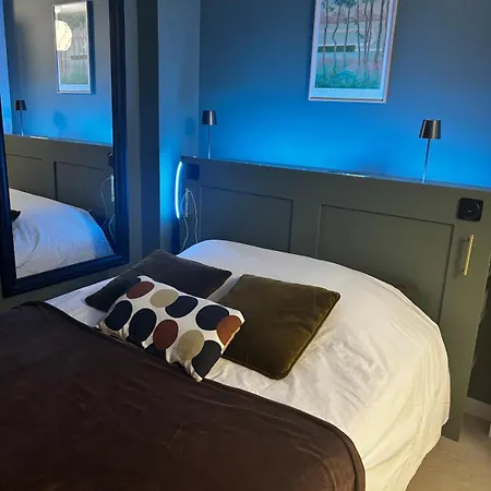 Henri, Centre, Calme Et Confort *